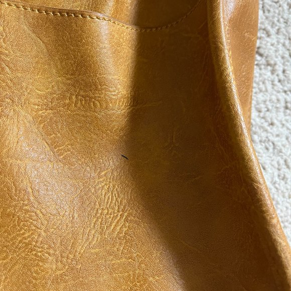 Steve Madden, Leather Crossbody EUC, Gold Spike Accents, Adjustable Strap - Picture 14 of 16